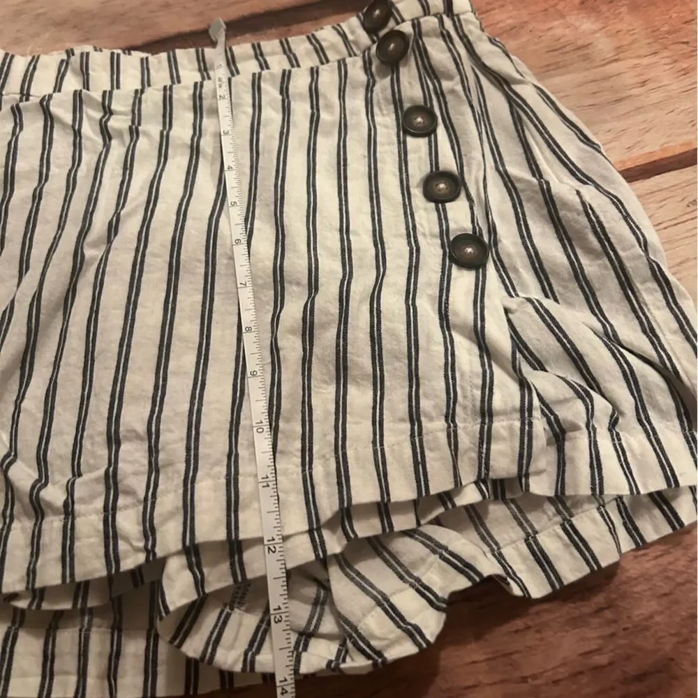 Altar’d State women’s navy/white pin striped skirt size medium
